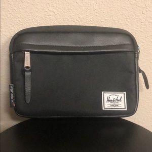 Herschel cosmetic bag